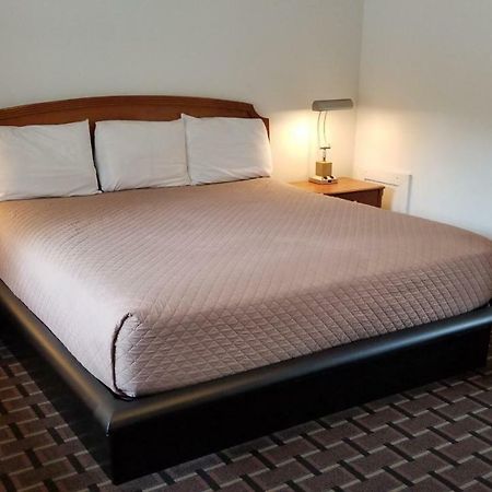 Budget Inn Breezewood Esterno foto