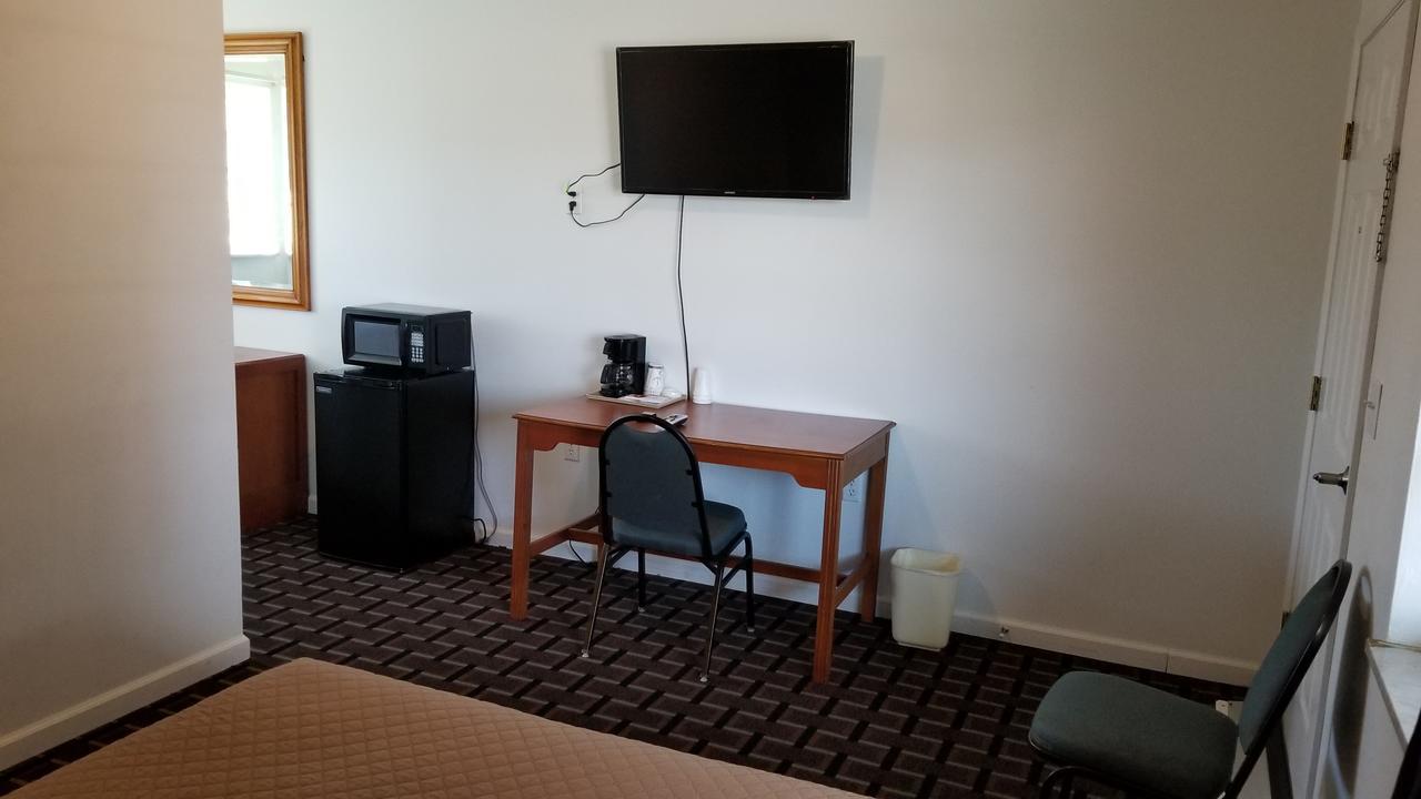 Budget Inn Breezewood Esterno foto