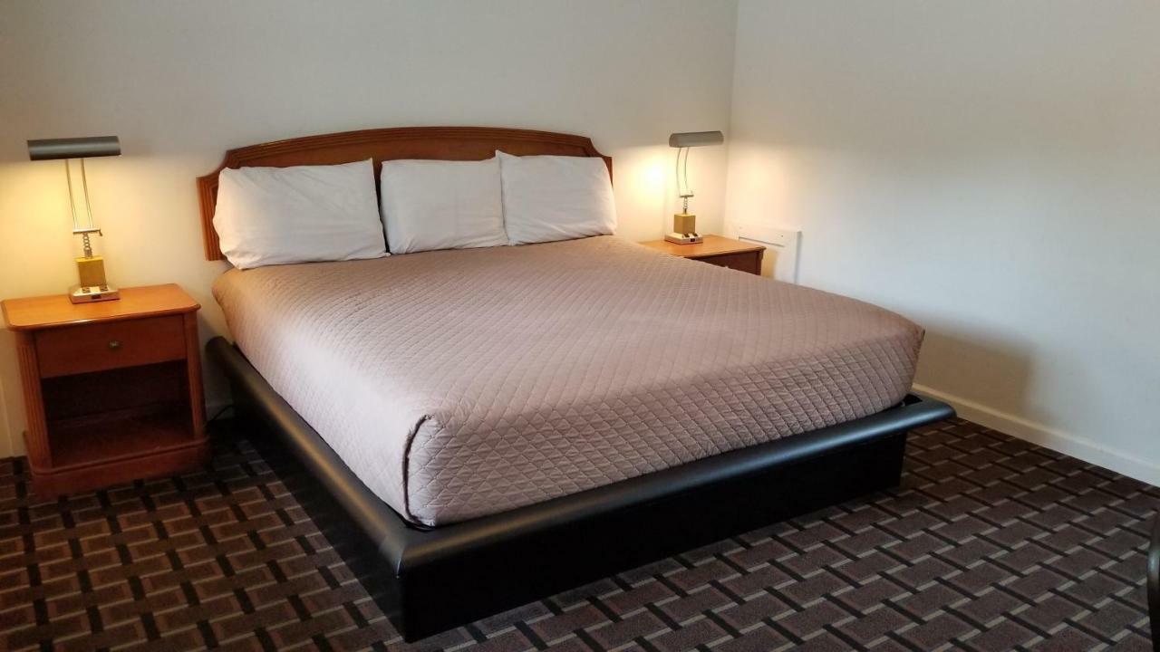 Budget Inn Breezewood Esterno foto